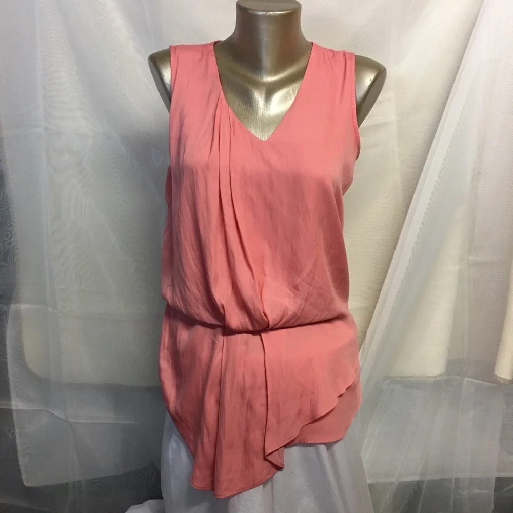 🛍️3/$30 Edit by Jeanne Beker women’s salmon coloured blouse in size x-small